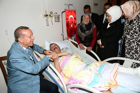 Cumhurbaşkanı Erdoğan’dan şehit yakını ve gazilere ziyaret